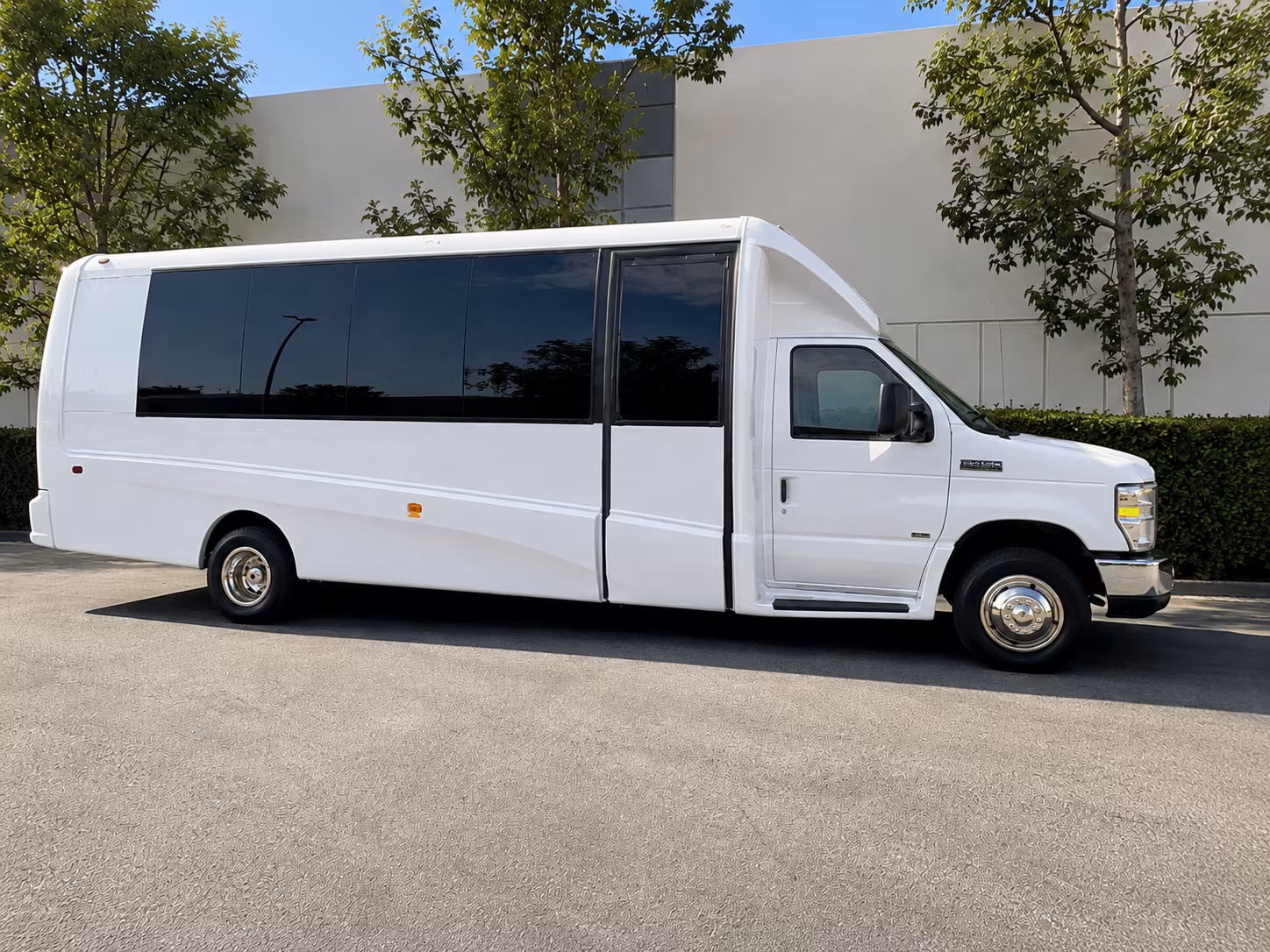 how the type of bus changes the price in lauderhill florida