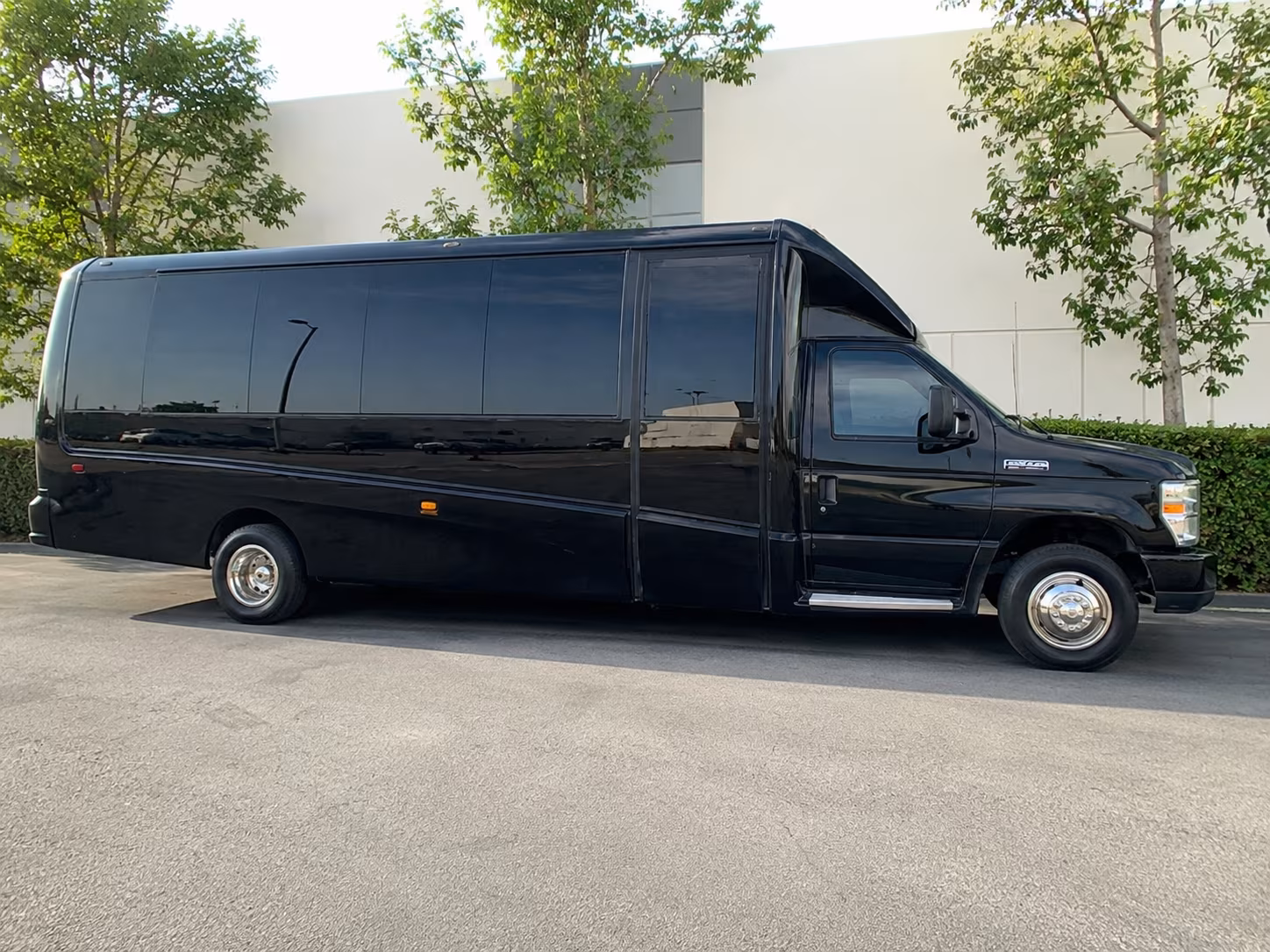 it has never been easier to arrange ceremony to reception shuttles in lauderhill